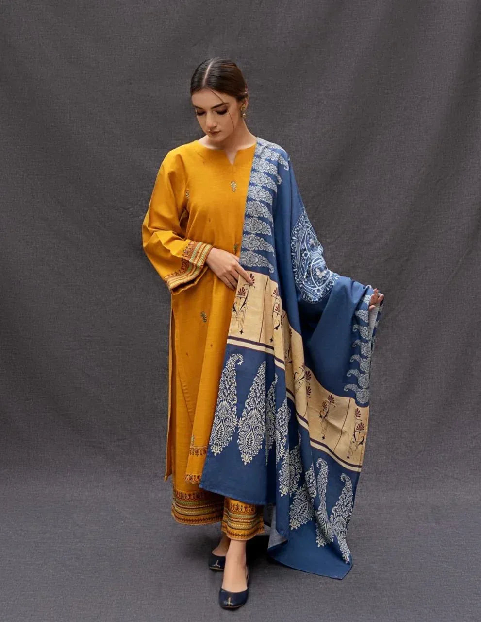 Lawn 3-Piece Embroidered Suit - Zeenn