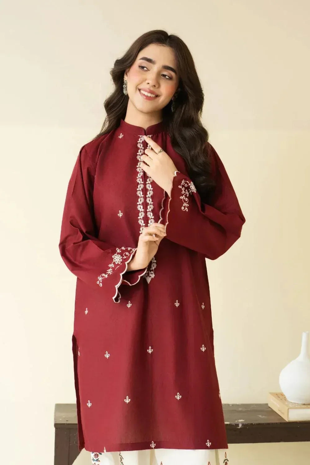 Lawn 2-Piece Embroidered Suit - Zeenn